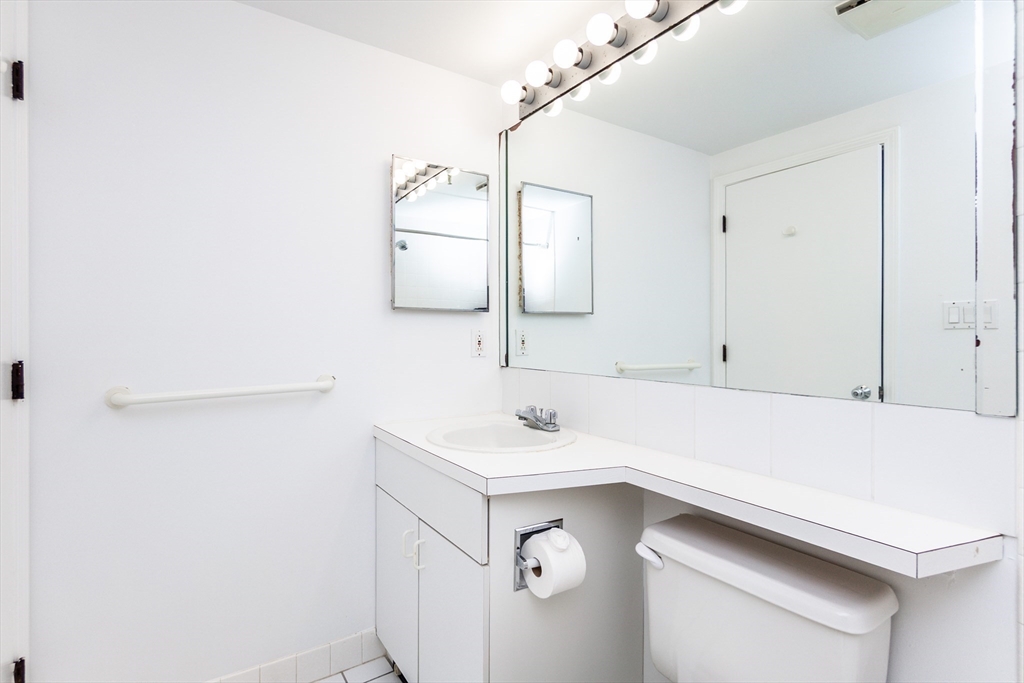 2 bed, 2 bath apartment for rent at 1933 Commonwealth Ave Unit 603, Brighton — photo 22 of 29