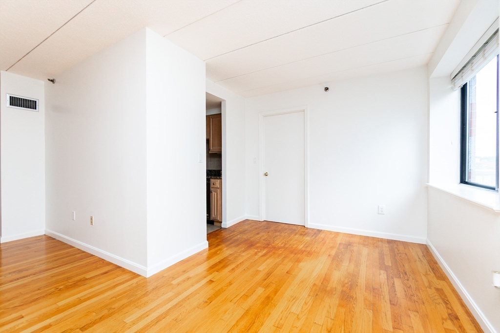 2 bed, 2 bath apartment for rent at 1933 Commonwealth Ave Unit 603, Brighton — photo 7 of 29