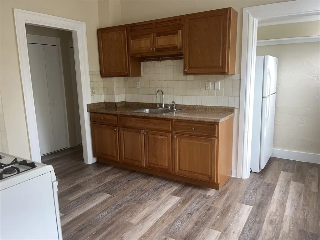 2 bed, 1 bath apartment for rent at 194-1/2 Lexington St Unit 2, East Boston — photo 4 of 15