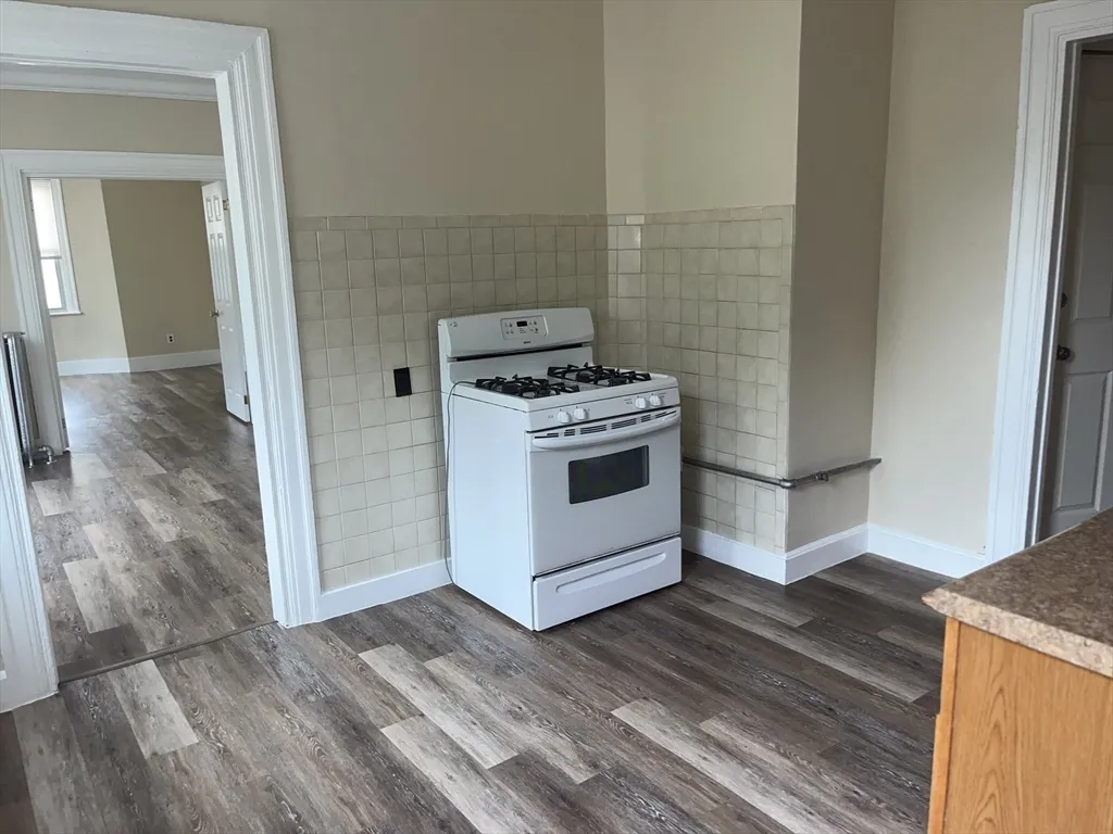 2 bed, 1 bath apartment for rent at 194-1/2 Lexington St Unit 2, East Boston — photo 6 of 15