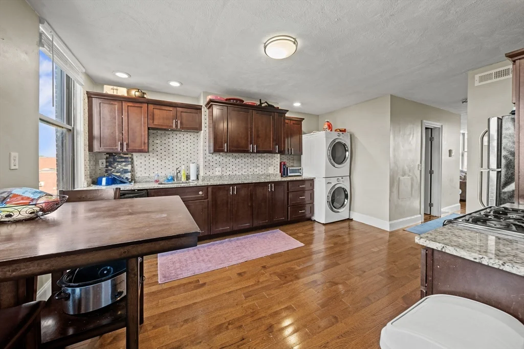 2 bed, 1 bath apartment for rent at 194 Athens Unit C, South Boston — photo 5 of 15