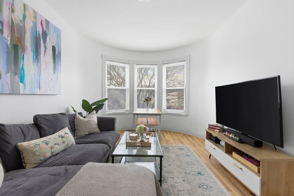 3 bed, 1 bath apartment for rent at 194 Emerson Unit 2, South Boston — photo 2 of 10