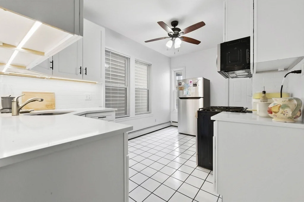 3 bed, 1 bath apartment for rent at 194 Emerson Unit 2, South Boston — photo 8 of 10