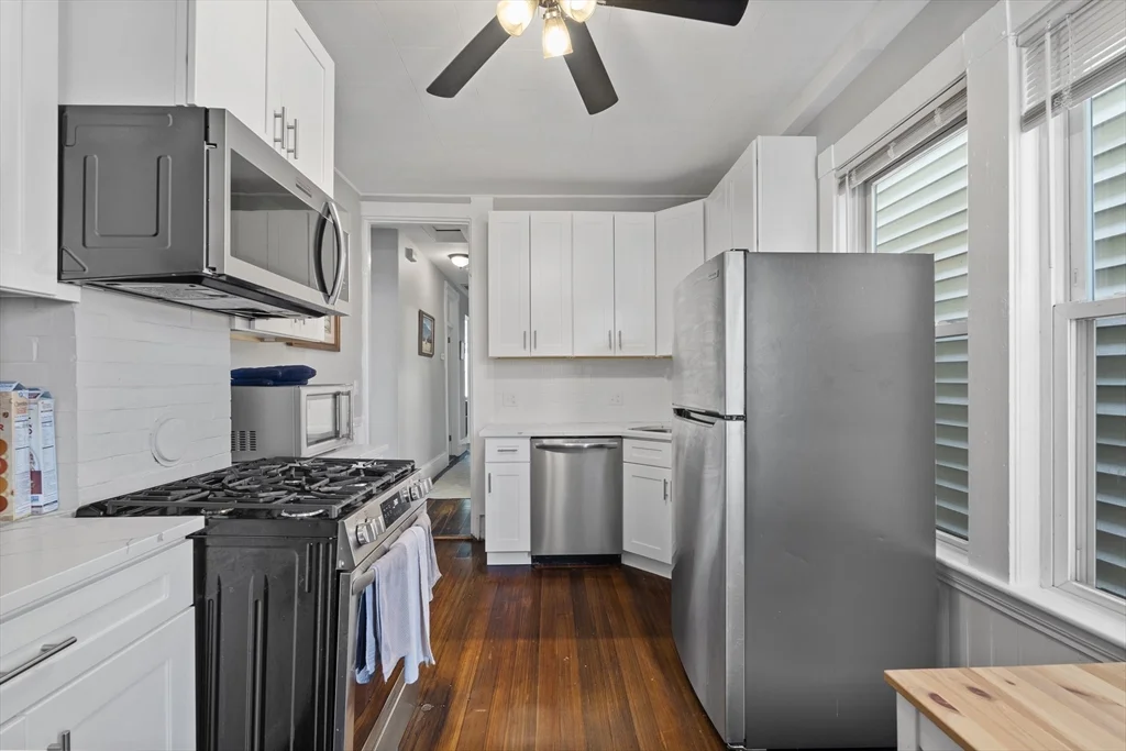 3 bed, 1 bath apartment for rent at 194 Emerson Unit 3, South Boston — photo 6 of 8