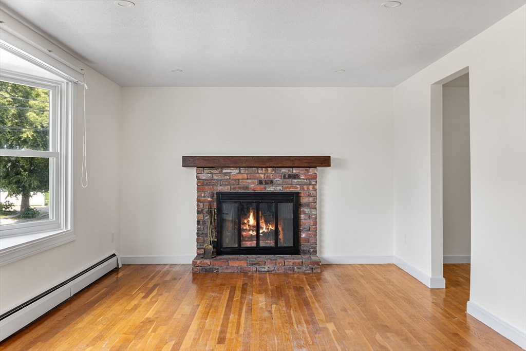 3 bed, 1 bath apartment for rent at 194 Glenellen Rd, West Roxbury — photo 9 of 27