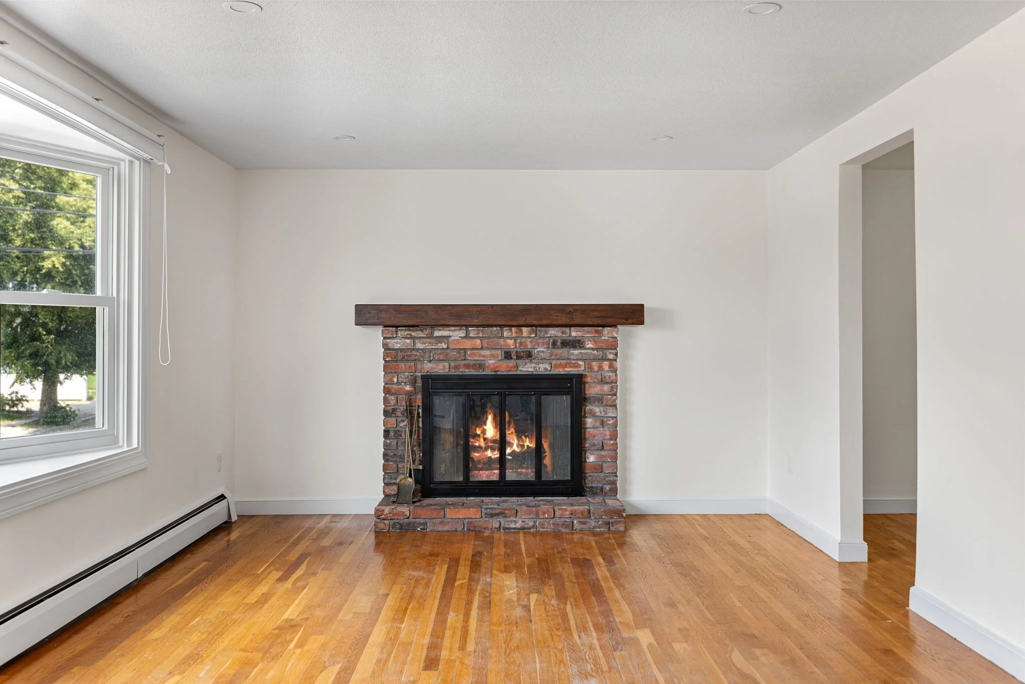 3 bed, 1 bath apartment for rent at 194 Glenellen Rd, West Roxbury — photo 4 of 15