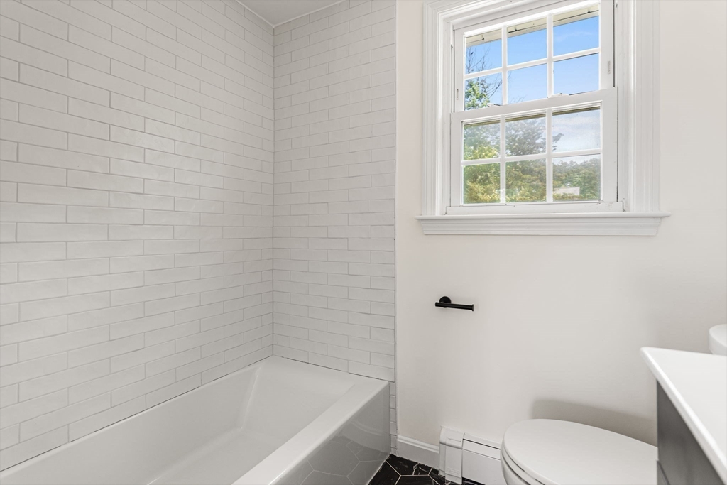 3 bed, 1 bath apartment for rent at 194 Glenellen Rd, West Roxbury — photo 16 of 27