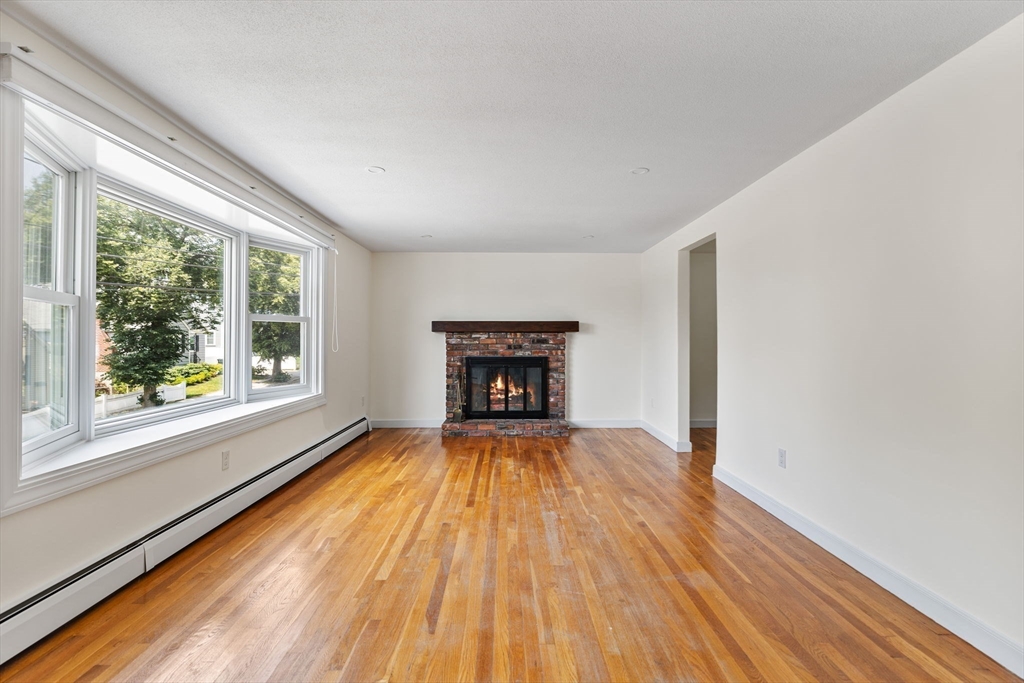 3 bed, 1 bath apartment for rent at 194 Glenellen Rd, West Roxbury — photo 8 of 27