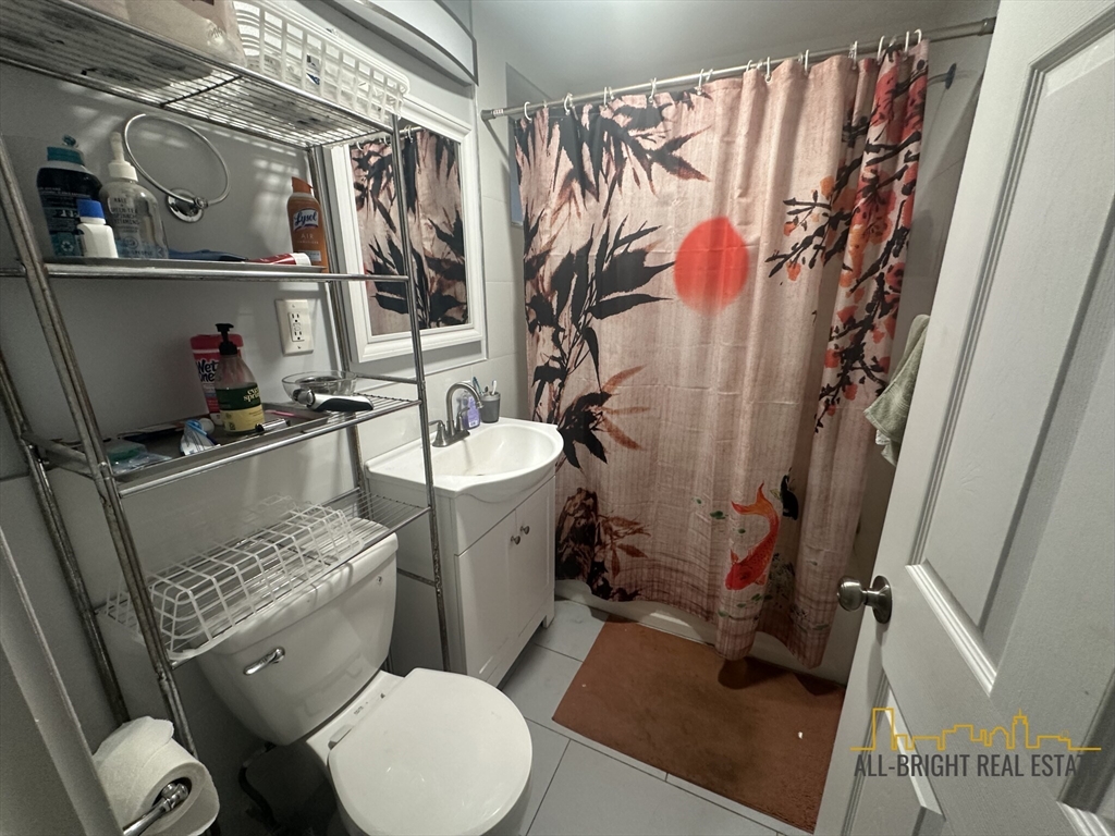 4 bed, 2 bath apartment for rent at 194 Kelton Unit 1, Allston — photo 12 of 13