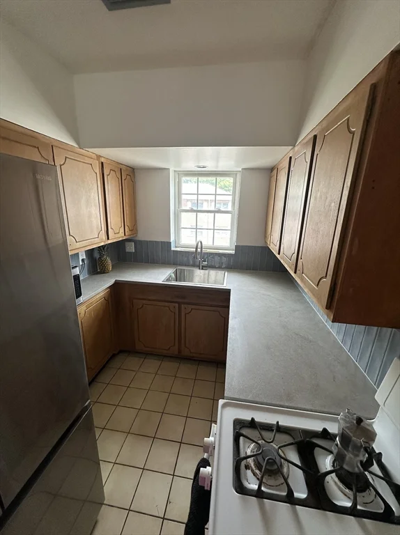 2 bed, 1 bath apartment for rent at 194 Lake Shore Rd Unit 4, Brighton — photo 7 of 14