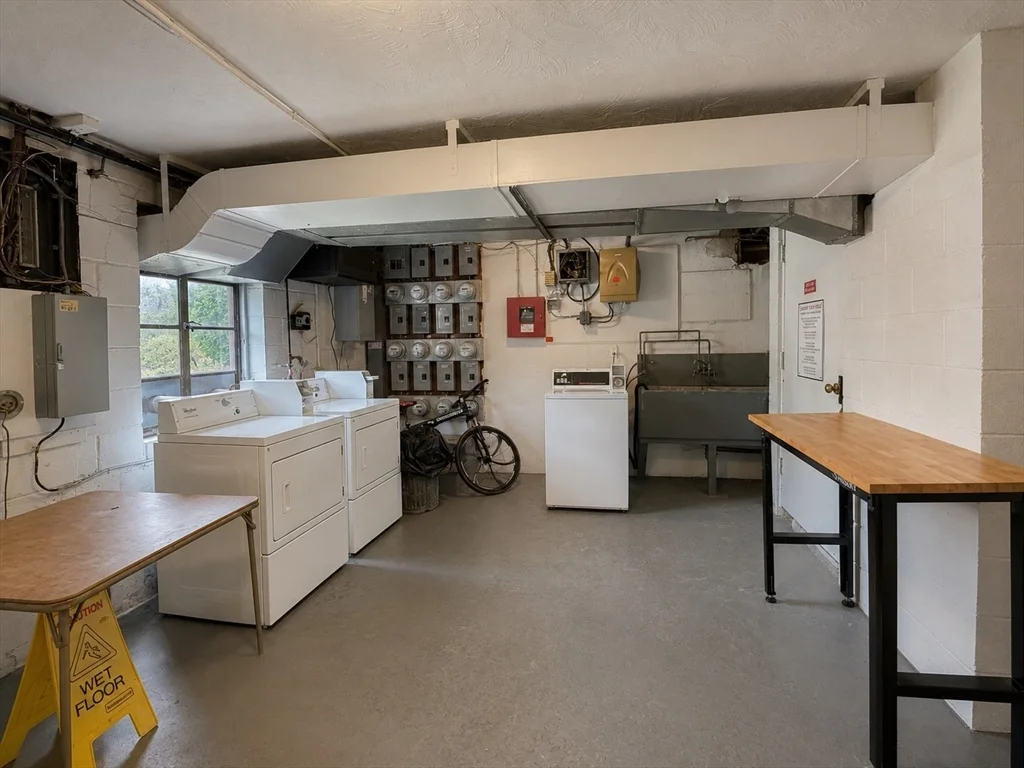 2 bed, 1 bath apartment for rent at 194 Lexignton St Unit U1, Watertown — photo 16 of 17