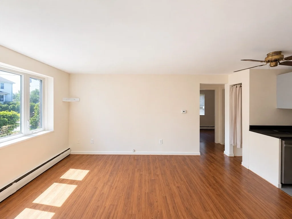 2 bed, 1 bath apartment for rent at 194 Lexignton St Unit U1, Watertown — photo 2 of 17