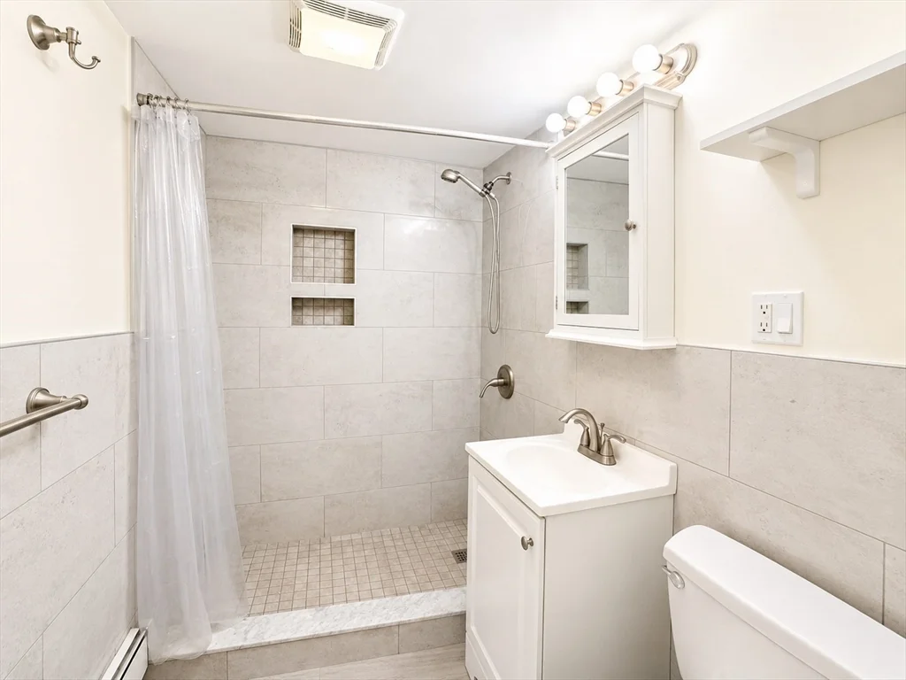 2 bed, 1 bath apartment for rent at 194 Lexignton St Unit U1, Watertown — photo 11 of 17