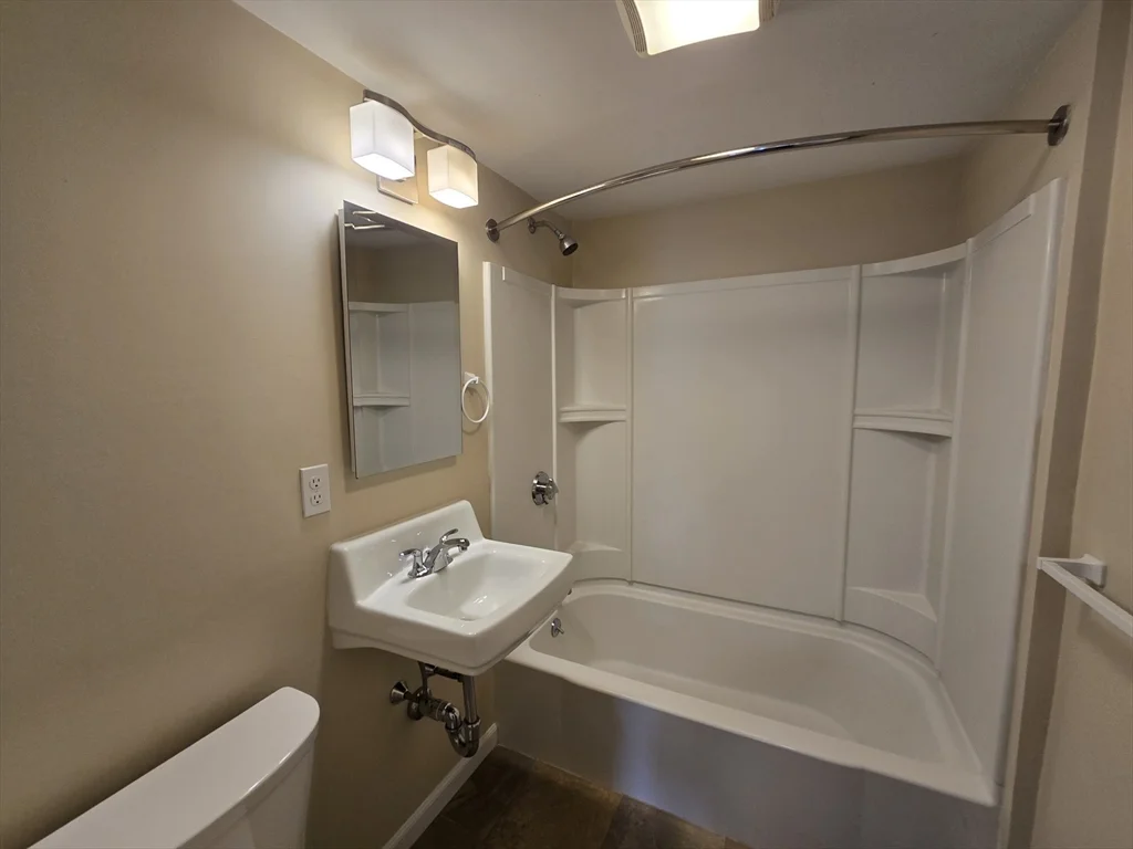 2 bed, 1 bath apartment for rent at 194 Lincoln St Unit 4, Stoughton — photo 12 of 16