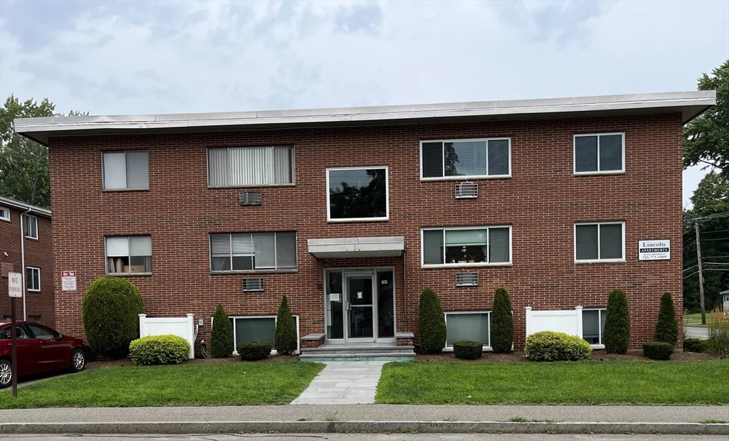 2 bed, 1 bath apartment for rent at 194 Lincoln St Unit 8, Stoughton