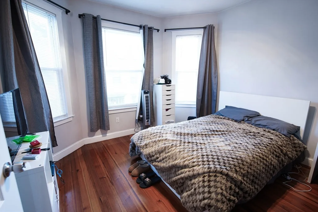 3 bed, 1 bath apartment for rent at 194 Marion St Unit 2, East Boston — photo 4 of 7