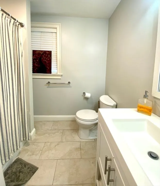 2 bed, 2 bath apartment for rent at 194 Maverick St Unit 3, East Boston — photo 6 of 7