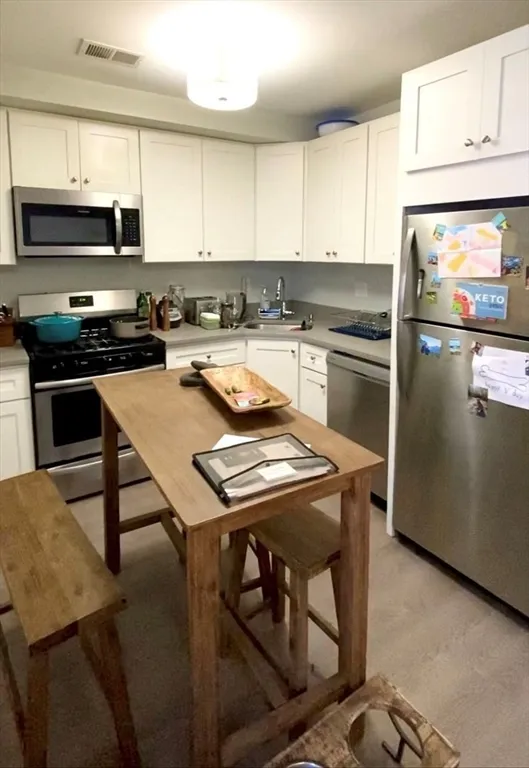 2 bed, 2 bath apartment for rent at 194 Maverick St Unit 3, East Boston — photo 1 of 7