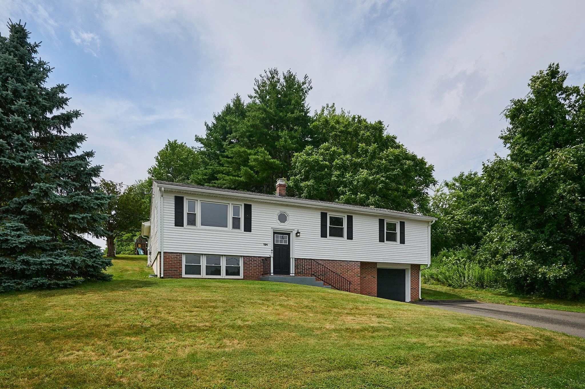 4 bed, 2 bath apartment for rent at 194 Pleasant St, East Longmeadow — photo 1 of 18