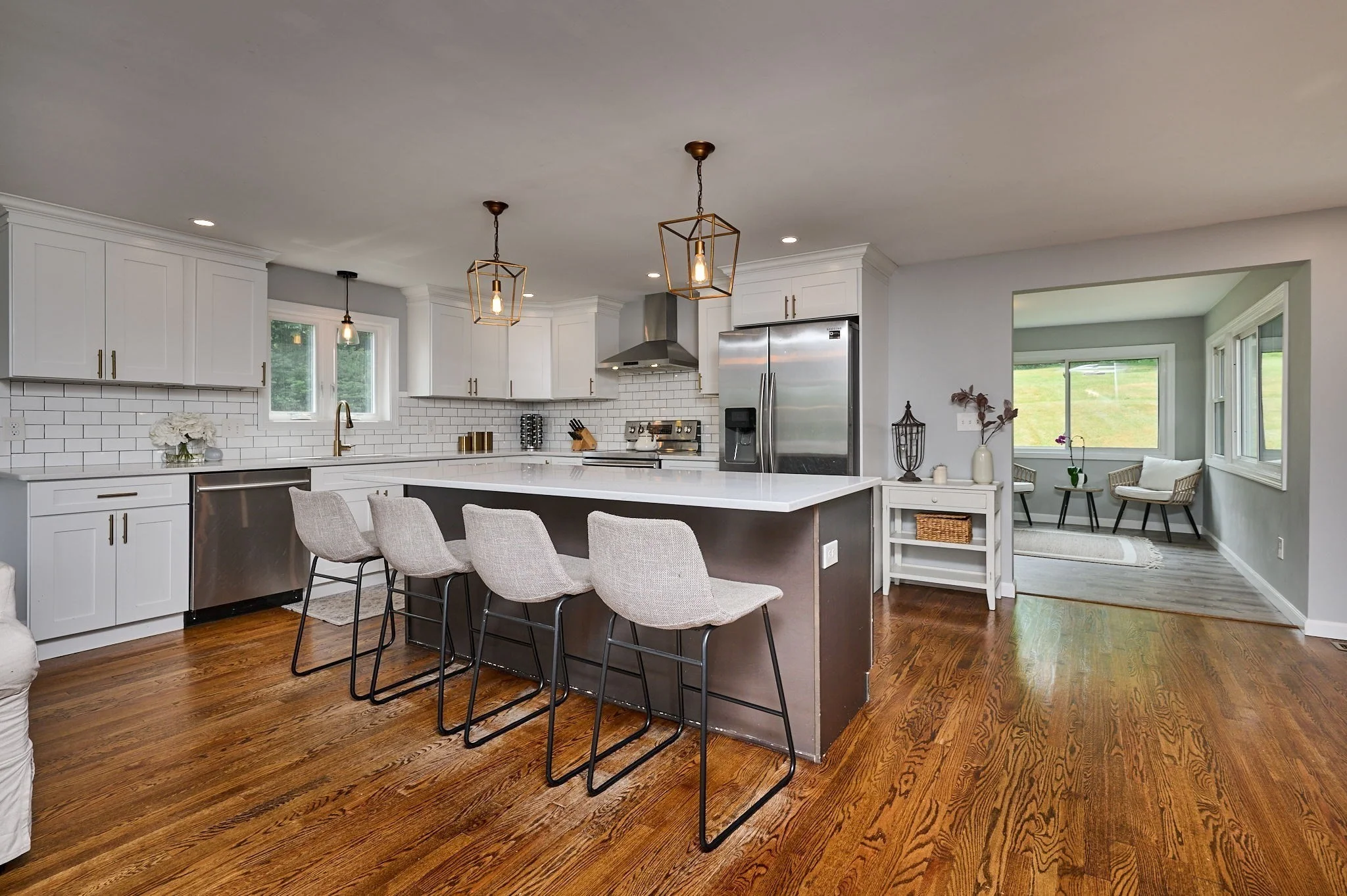 4 bed, 2 bath apartment for rent at 194 Pleasant St, East Longmeadow — photo 3 of 18