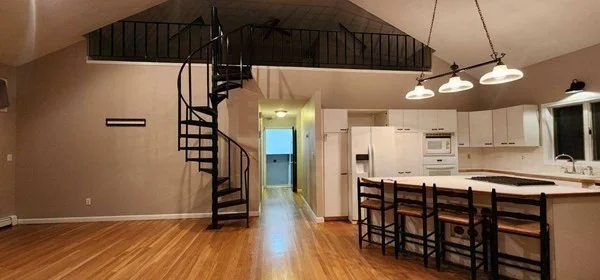2 bed, 1 bath apartment for rent at 194 Rockdale Ave Unit 2L, New Bedford — photo 4 of 11