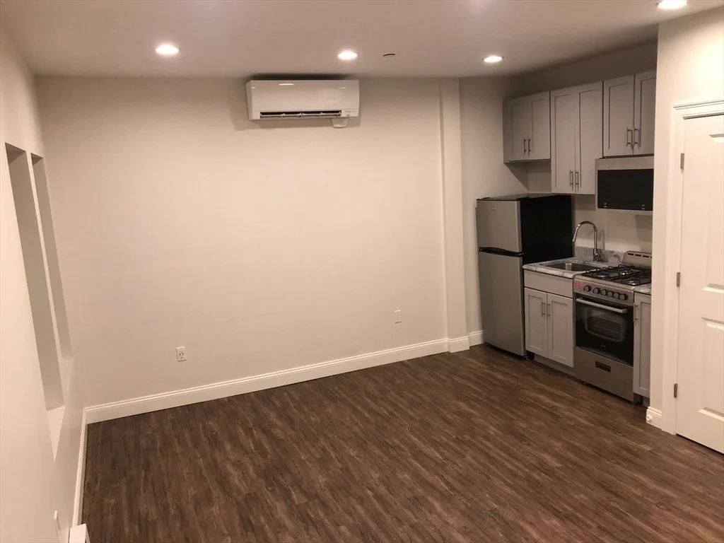 Studio bed, 1 bath apartment for rent at 194 Shirley Ave Unit 17, Revere — photo 2 of 8