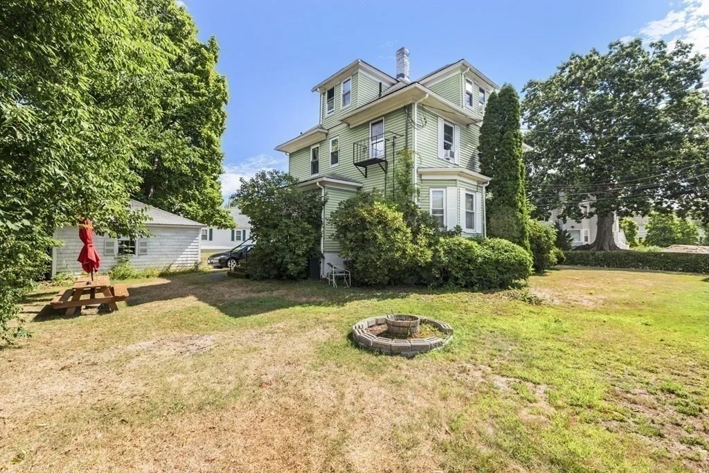 1 bed, 1 bath apartment for rent at 194 Towne St Unit 1, Attleboro Falls — photo 3 of 9