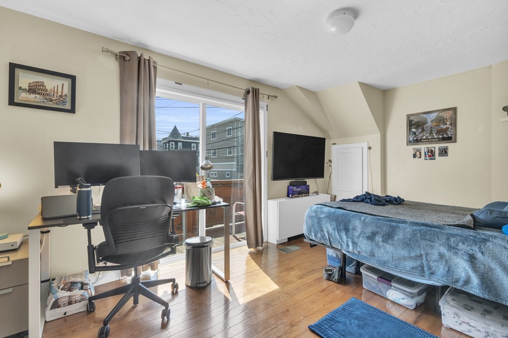 3 bed, 2 bath apartment for rent at 194 W 5th St, South Boston — photo 5 of 10