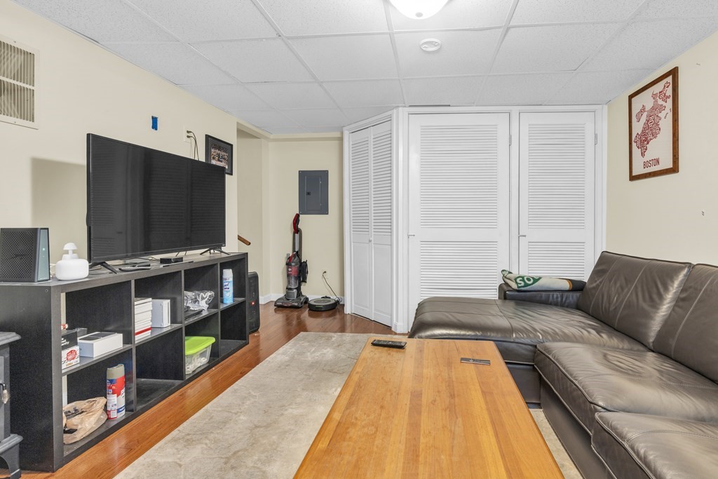 3 bed, 2 bath apartment for rent at 194 W 5th St, South Boston — photo 4 of 10