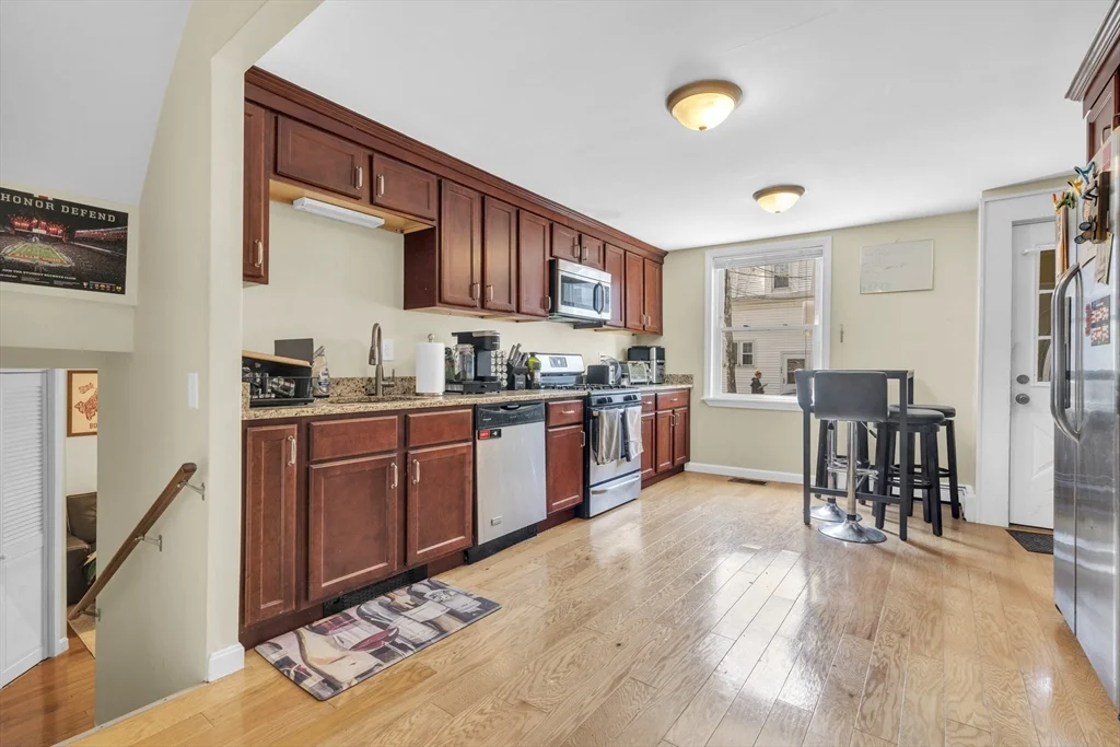 3 bed, 2 bath apartment for rent at 194 W 5th St, South Boston — photo 2 of 10