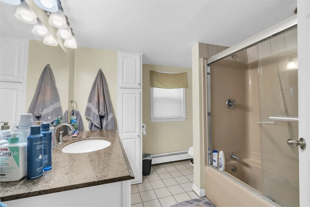 3 bed, 2 bath apartment for rent at 194 W 5th St, South Boston — photo 7 of 10