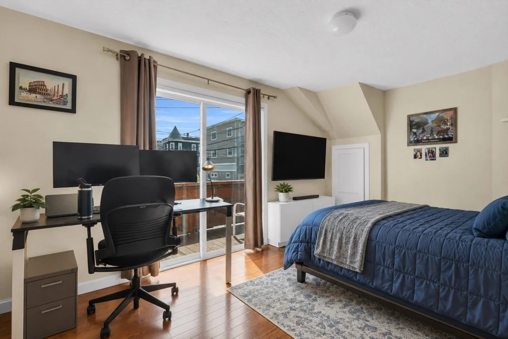 3 bed, 2 bath apartment for rent at 194 W 5th St, South Boston — photo 3 of 10