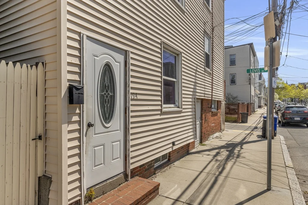 3 bed, 2 bath apartment for rent at 194 W 5th St, South Boston — photo 10 of 10