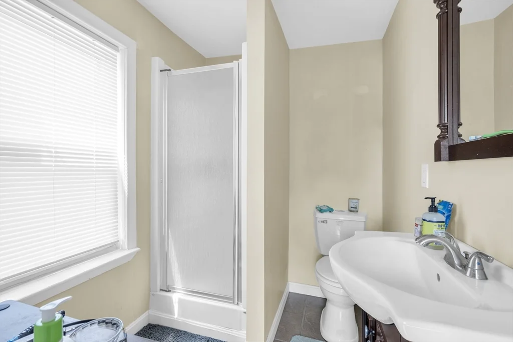 3 bed, 2 bath apartment for rent at 194 W 5th St, South Boston — photo 8 of 10