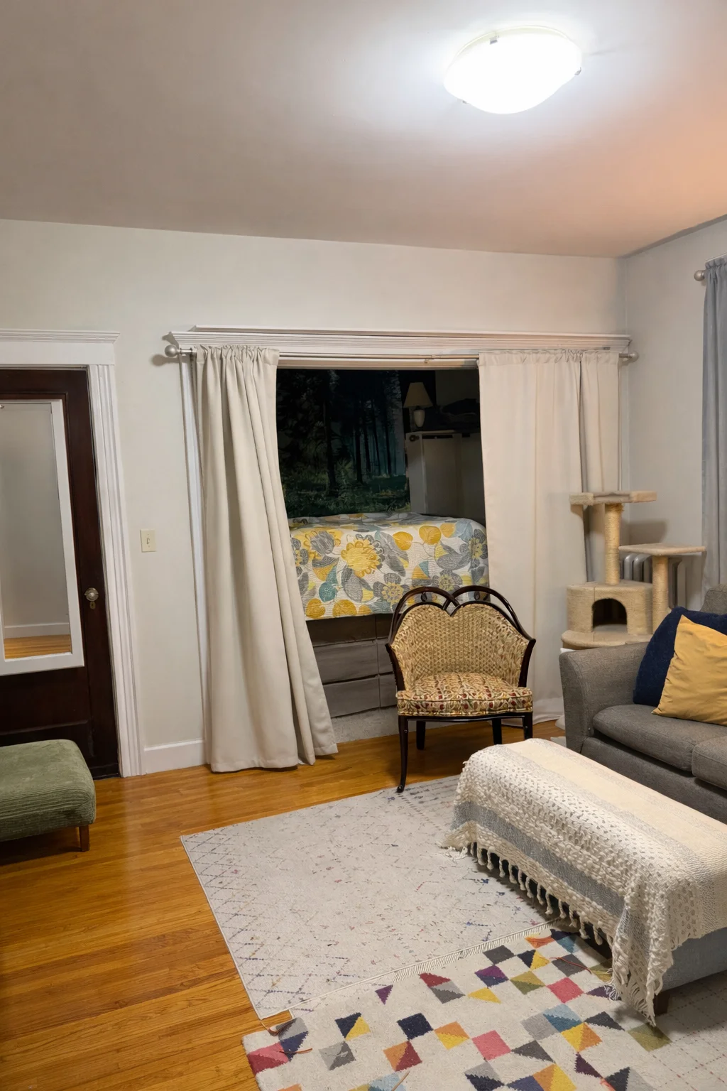 Studio bed, 1 bath apartment for rent at 1940 Commonwealth Ave Unit 27, Brighton — photo 2 of 9