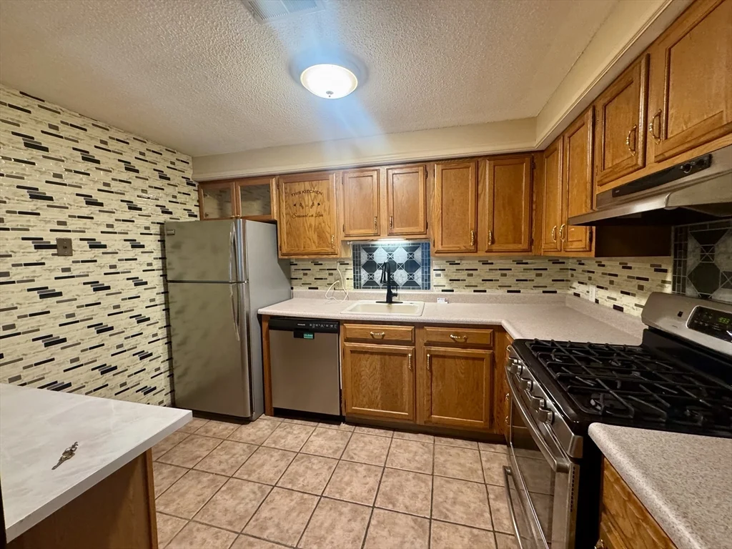 2 bed, 1 bath apartment for rent at 1940 Phillips Rd Unit 25, Far North — photo 3 of 22