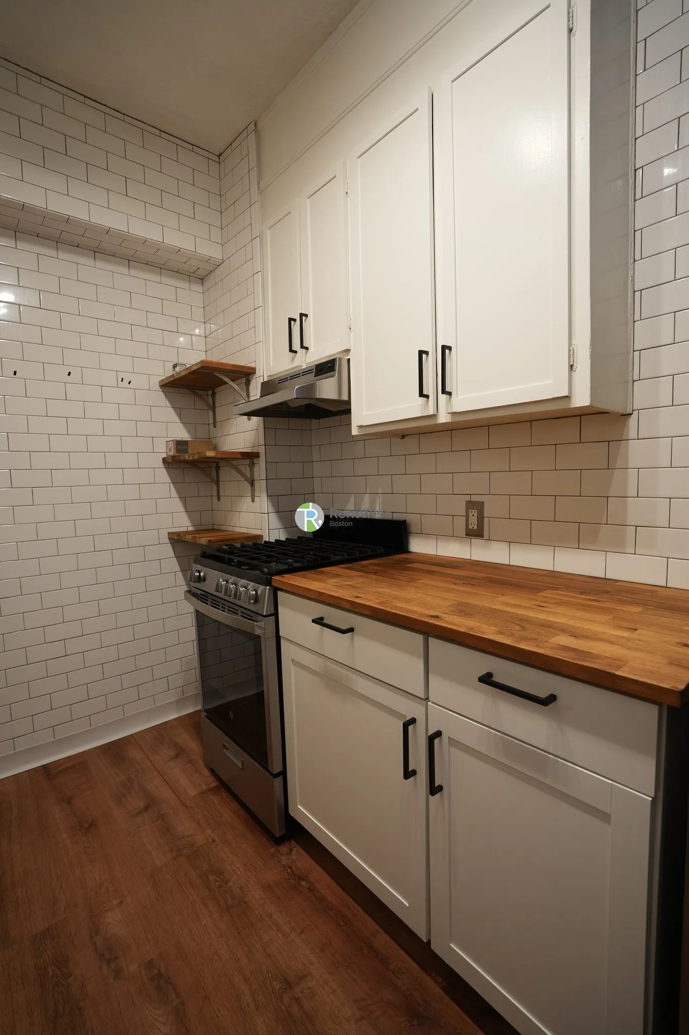 Studio bed, 1 bath apartment for rent at 1945 Commonwealth Ave Unit 1, Brighton — photo 8 of 15