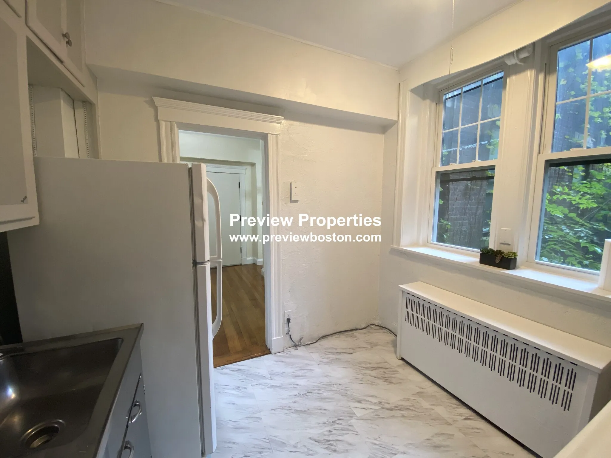 2 bed, 1 bath apartment for rent at 1945 Commonwealth Ave Unit 1, Brighton — photo 4 of 17