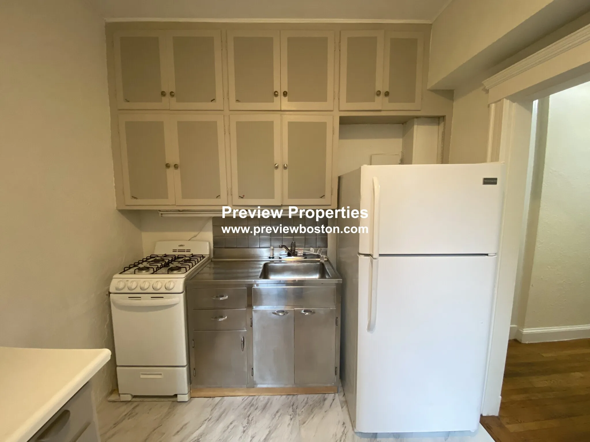 2 bed, 1 bath apartment for rent at 1945 Commonwealth Ave Unit 1, Brighton — photo 2 of 17