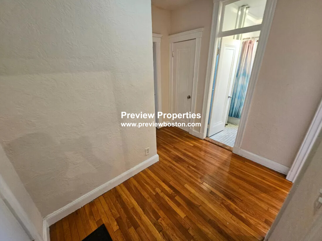 1 bed, 1 bath apartment for rent at 1945 Commonwealth Ave Unit 33P, Brighton — photo 10 of 12