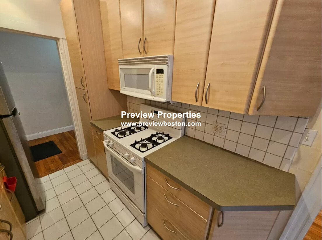 1 bed, 1 bath apartment for rent at 1945 Commonwealth Ave Unit 33P, Brighton — photo 6 of 12