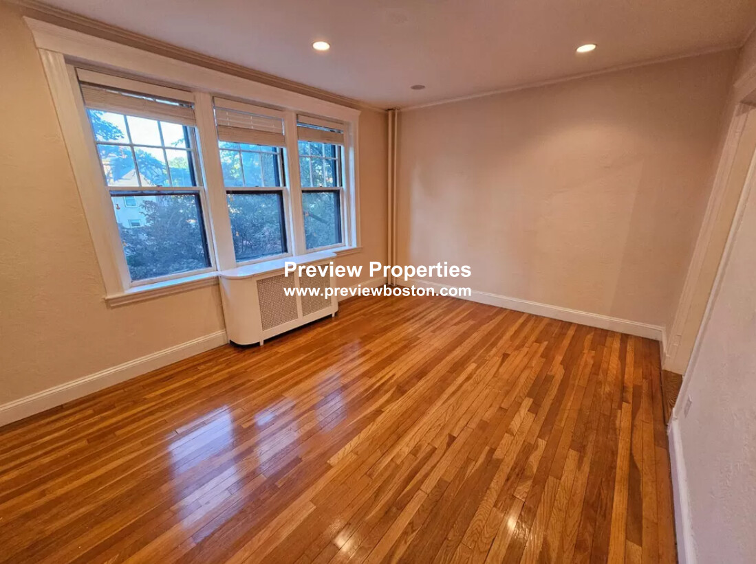 1 bed, 1 bath apartment for rent at 1945 Commonwealth Ave Unit 33P, Brighton — photo 2 of 12