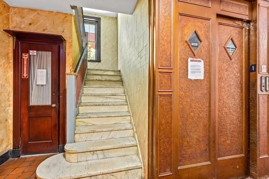 1 bed, 1 bath apartment for rent at 1945 Commonwealth Ave Unit 7, Brighton — photo 10 of 12