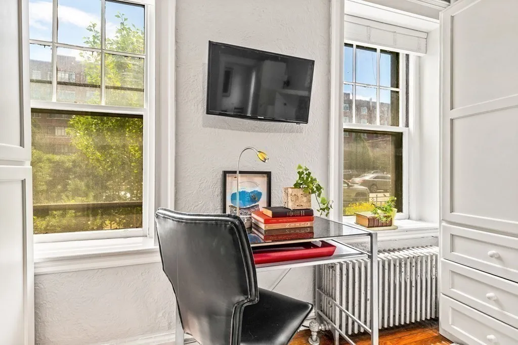 1 bed, 1 bath apartment for rent at 1945 Commonwealth Ave Unit 7, Brighton — photo 6 of 12