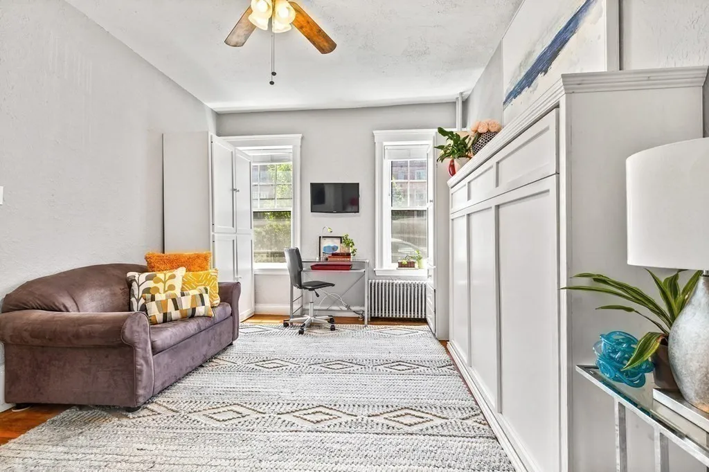 1 bed, 1 bath apartment for rent at 1945 Commonwealth Ave Unit 7, Brighton — photo 7 of 12