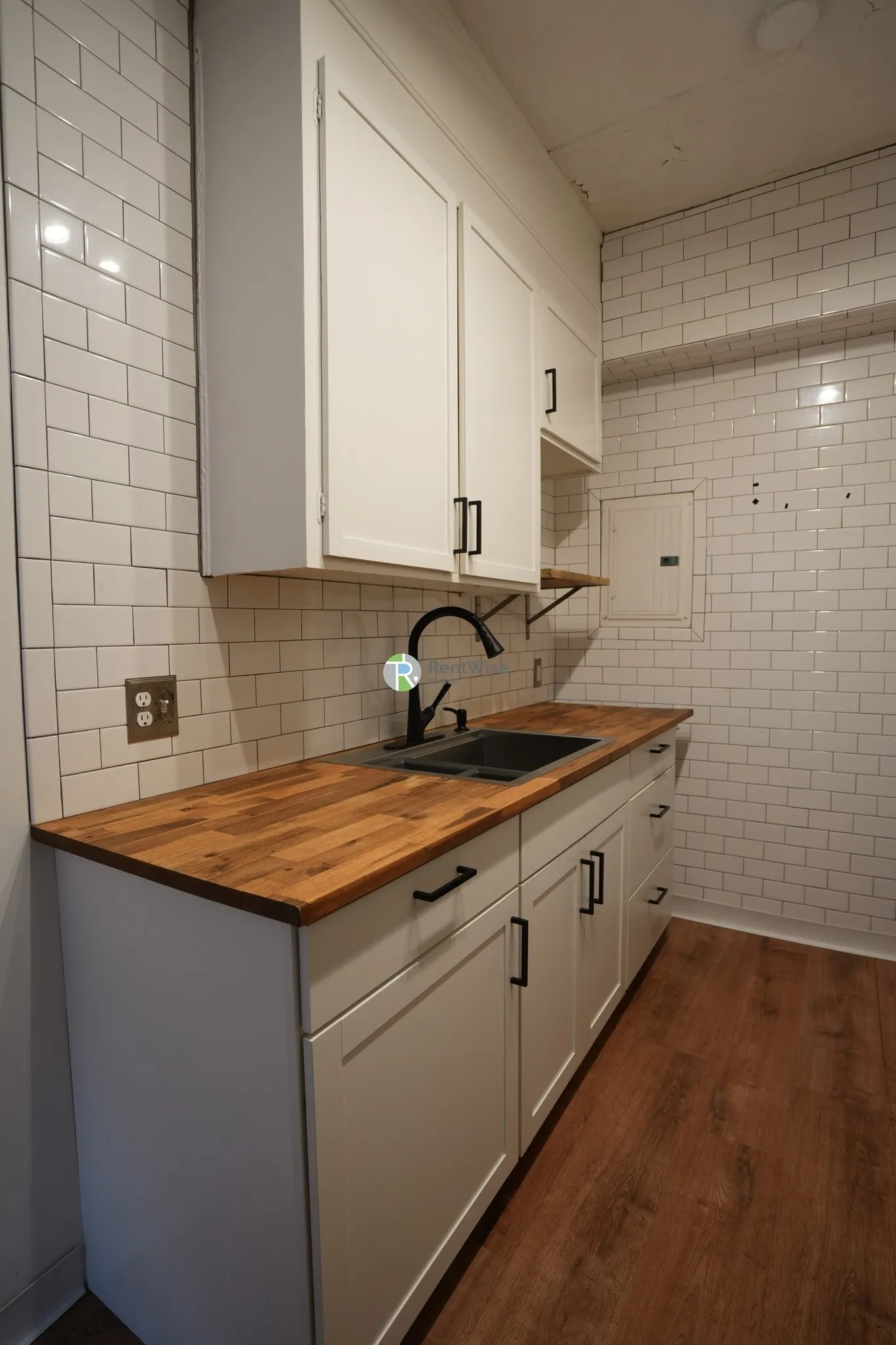 Studio bed, 1 bath apartment for rent at 1945 Commonwealth Ave Unit 8, Brighton — photo 7 of 15