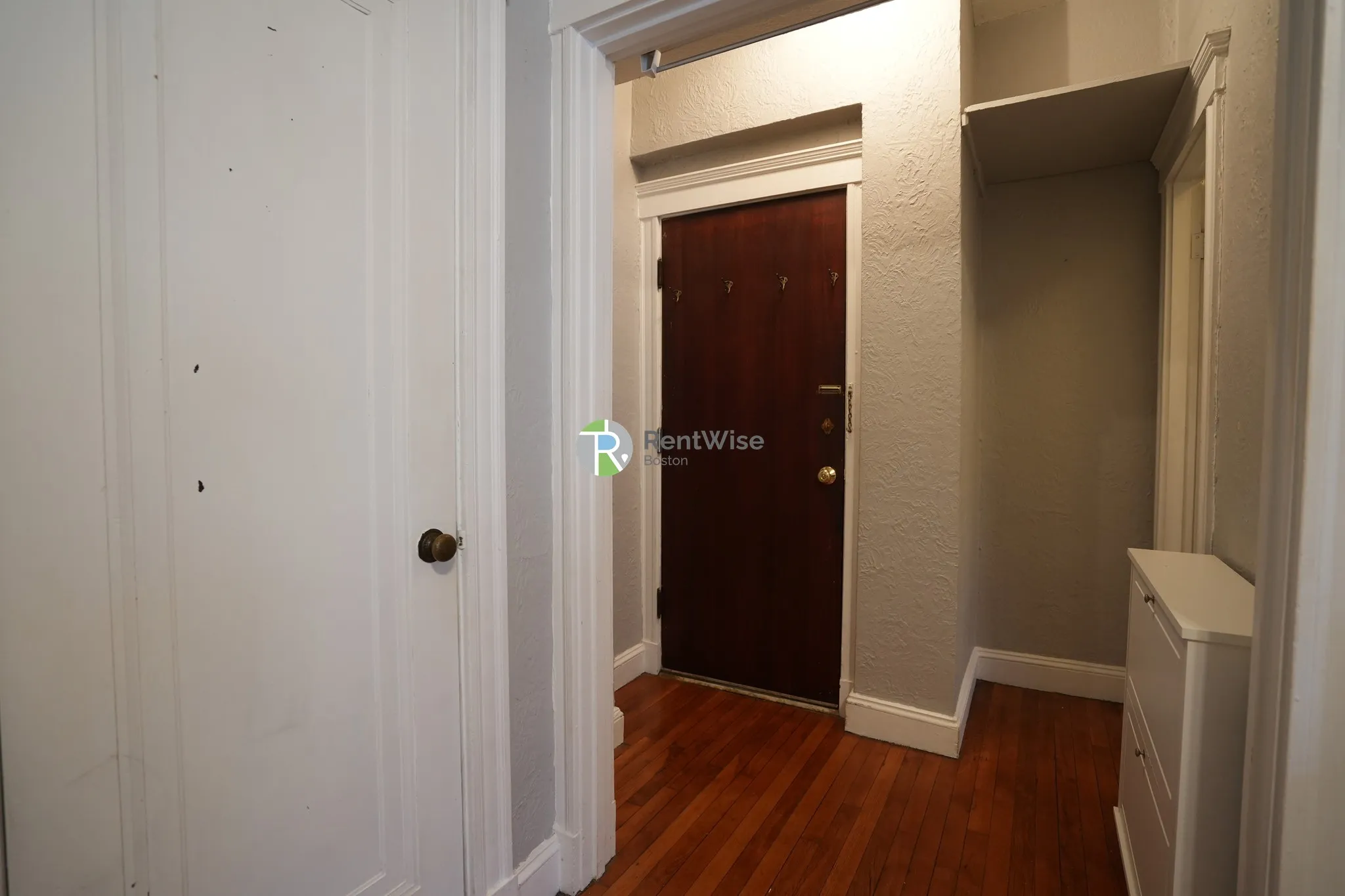Studio bed, 1 bath apartment for rent at 1945 Commonwealth Ave Unit 8, Brighton — photo 10 of 15
