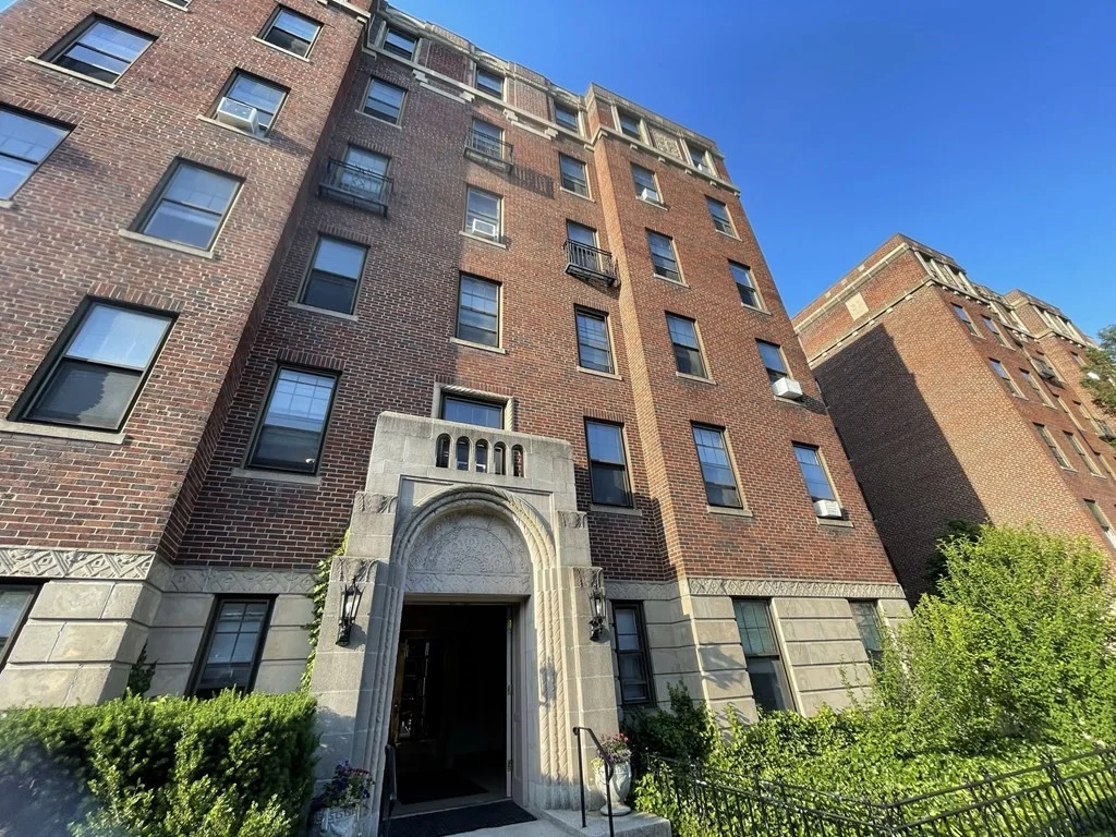 Studio bed, 1 bath apartment for rent at 1949 Commonwealth Ave Unit 34, Brighton