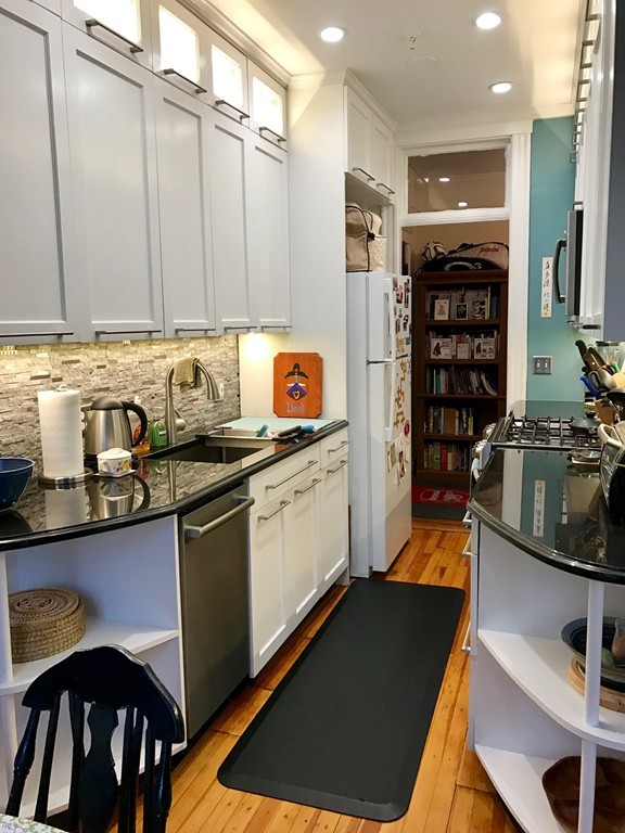 1 bed, 1 bath apartment for rent at 1949 Commonwealth Ave Unit 65, Brighton — photo 2 of 10