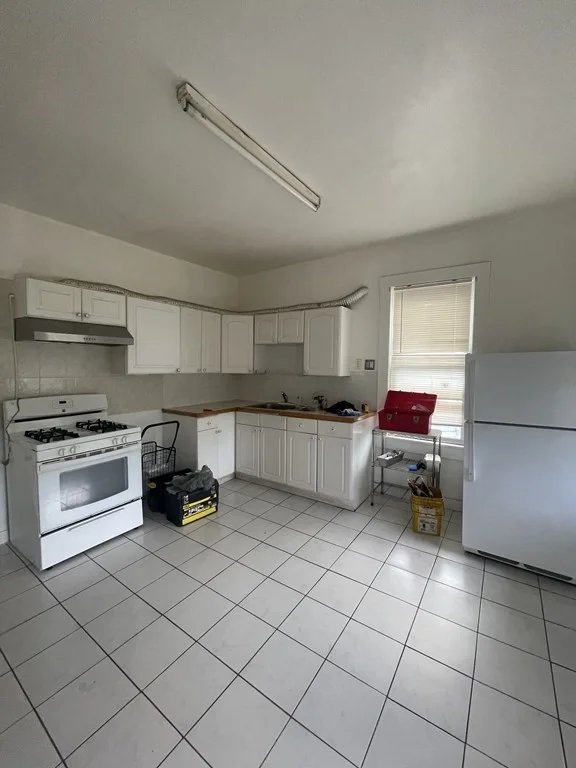 4 bed, 1 bath apartment for rent at 1949 Dorchester Ave Unit 3, Boston — photo 1 of 20
